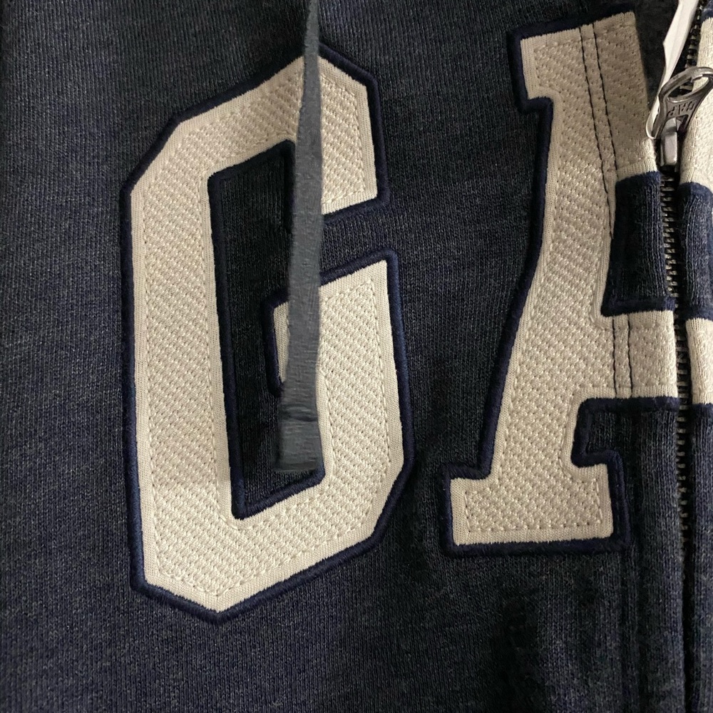 -NWT-{GAP} Hoodie Size L - Picture 2 of 4
